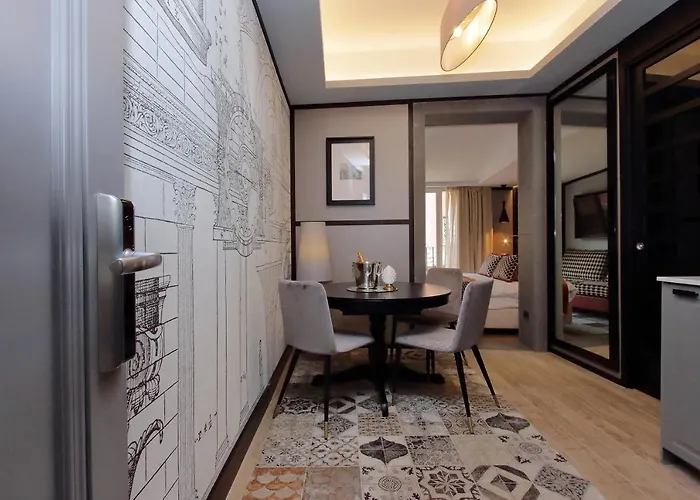 Helmirage Piazza Di Spagna Pensjonat 4*